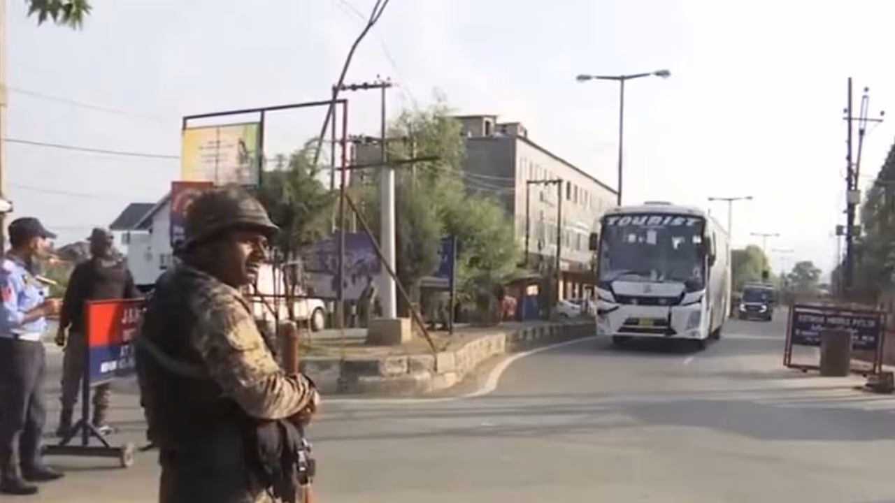 Convoys of Amarnath Yatra pilgrims move smoothly on main track of Pahalgam route under proper security arrangements by J&K Police and CRPF. (Photo/ANI) Convoys of Amarnath Yatra pilgrims move smoothly on main track of Pahalgam route under proper security arrangements by J&K Police and CRPF. (Photo/ANI)
