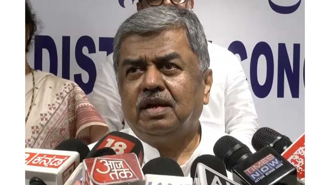 Karnataka Pradesh Congress Committee (KPCC) president BK Hariprasad (Photo/ANI) Karnataka Pradesh Congress Committee (KPCC) president BK Hariprasad (Photo/ANI)