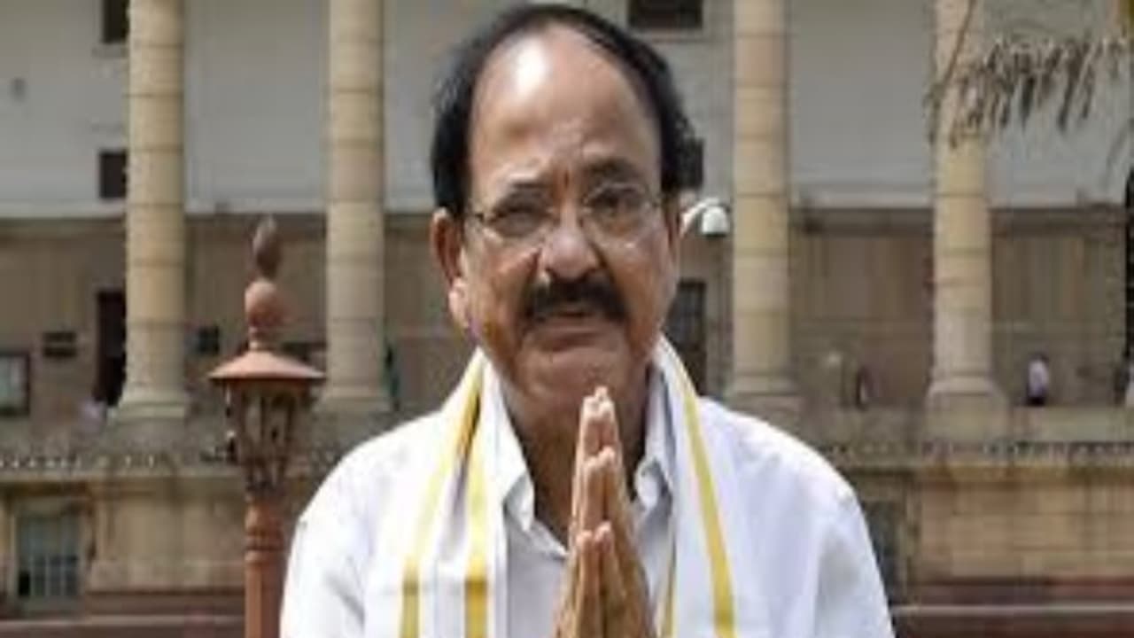 கடிவாளத்தை கழட்டி எறிந்த வெங்கி குதிரை: அலறும் தென்னிந்திய கவர்னர்கள். கடிவாளத்தை கழட்டி எறிந்த வெங்கி குதிரை: அலறும் தென்னிந்திய கவர்னர்கள்.