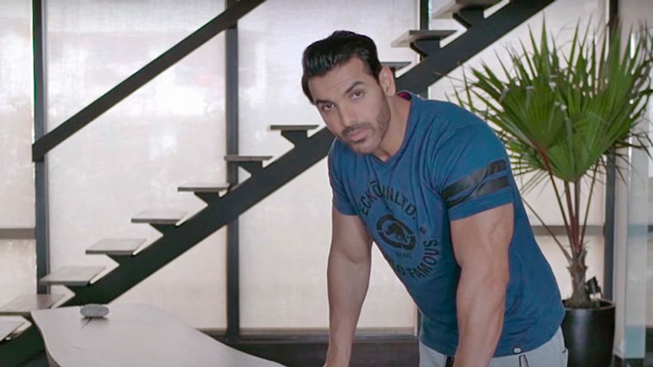 Video + Pictures: Take a tour of John Abraham’s luxury penthouse in Mumbai Video + Pictures: Take a tour of John Abraham’s luxury penthouse in Mumbai