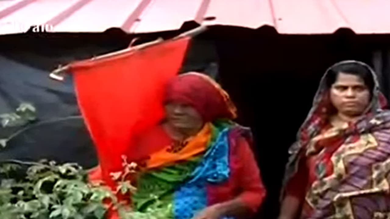 സ്ത്രീകൾ മാത്രം താമസിക്കുന്ന വീട് കുടിയൊഴിപ്പിക്കാൻ ശ്രമം: നാട്ടുകാര് തടഞ്ഞു സ്ത്രീകൾ മാത്രം താമസിക്കുന്ന വീട് കുടിയൊഴിപ്പിക്കാൻ ശ്രമം: നാട്ടുകാര് തടഞ്ഞു