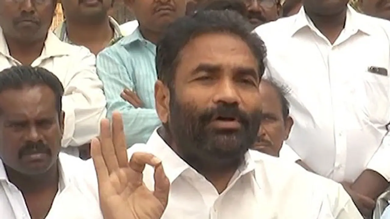 కోటంరెడ్డి శ్రీధర్ రెడ్డి వ్యవహారంపై వైసీపీ అధిష్టానం ఫోకస్.. చర్యలు తప్పవా..? కోటంరెడ్డి శ్రీధర్ రెడ్డి వ్యవహారంపై వైసీపీ అధిష్టానం ఫోకస్.. చర్యలు తప్పవా..?