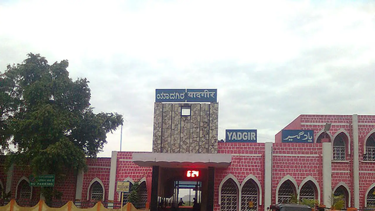 Yadgir transforms itself overnight, ahead of CM’s visit Yadgir transforms itself overnight, ahead of CM’s visit