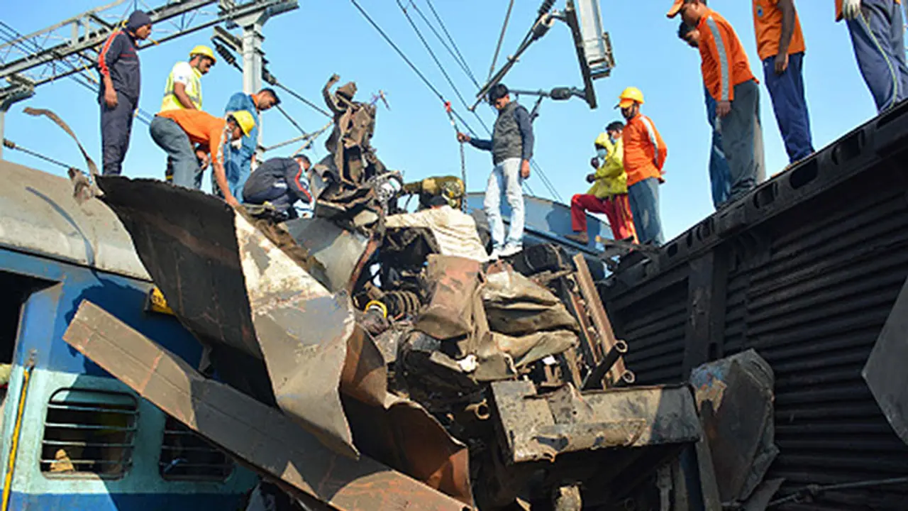 36 killed as Jagdalpur Bhubaneswar Hirakhand Express derails, foul play suspected 36 killed as Jagdalpur Bhubaneswar Hirakhand Express derails, foul play suspected