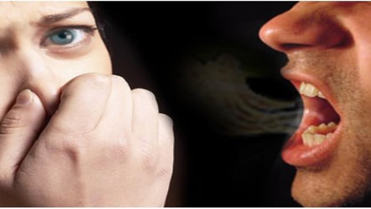 வாய் துர்நாற்றம் எதனால் வருகிறது? அதனைப் போக்க சில டிப்ஸ்…