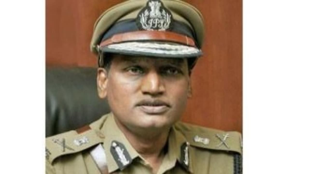 ”வெளியாகிறது அதிர்ச்சி தகவல்”..!! தமிழகம் முழுவதும் உஷார் நிலை.. டிஜிபி அதிரடி உத்தரவு... ”வெளியாகிறது அதிர்ச்சி தகவல்”..!! தமிழகம் முழுவதும் உஷார் நிலை.. டிஜிபி அதிரடி உத்தரவு...