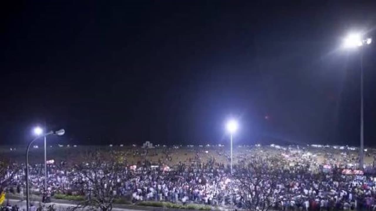 புத்தாண்டு கொண்டாட்டம்.. தமிழகத்தில் 13 பேர் பலி புத்தாண்டு கொண்டாட்டம்.. தமிழகத்தில் 13 பேர் பலி