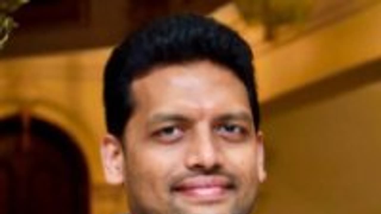 ఎస్వీకి టీజీ కౌంటర్: కర్నూల్ నుండి బాబు, కుప్పం నుండి లోకేష్ ఎస్వీకి టీజీ కౌంటర్: కర్నూల్ నుండి బాబు, కుప్పం నుండి లోకేష్