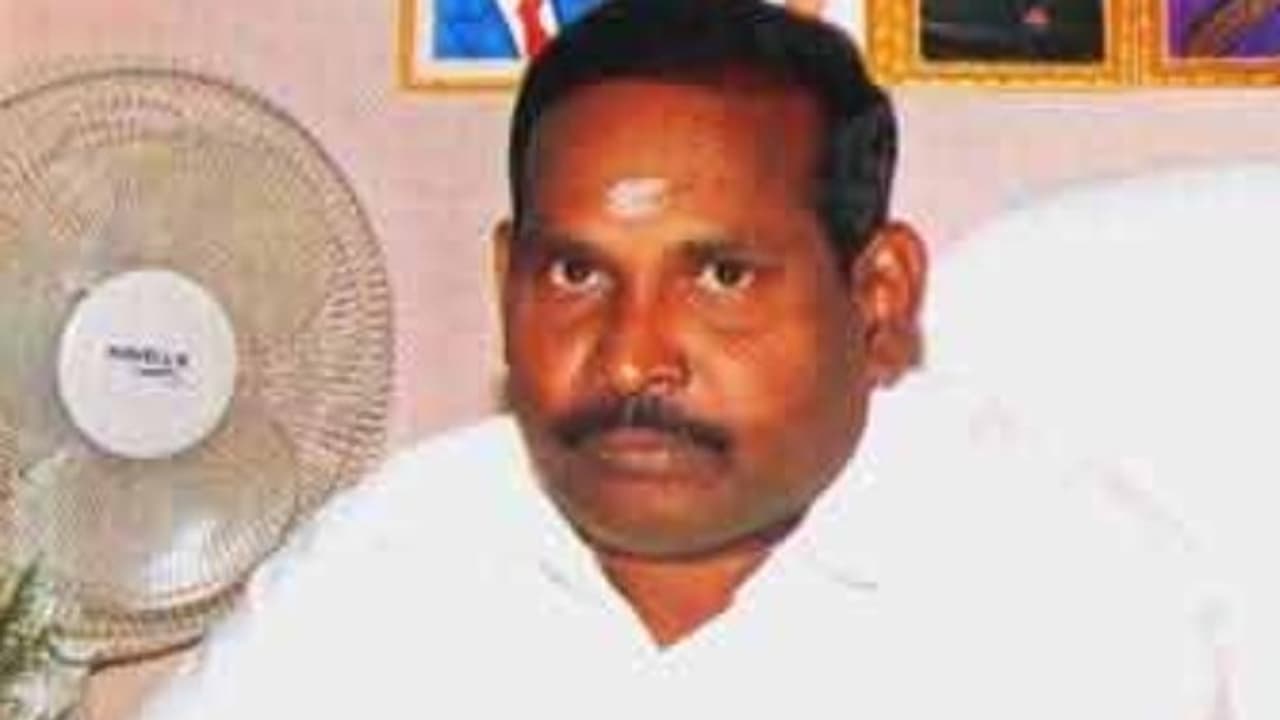 ஆளுநர் கிரண்பேடி மிரட்டுவதாக அமைச்சர் கந்தசாமி பரபரப்பு புகார்! ஆளுநர் கிரண்பேடி மிரட்டுவதாக அமைச்சர் கந்தசாமி பரபரப்பு புகார்!