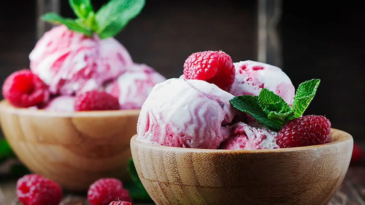 ಮೈಸೂರು: ಐಸ್ಕ್ರಿಂ ತಿನ್ನೋ ಸ್ಪರ್ಧೆ, ಮಕ್ಕಳದ್ದೇ ಕಾರುಬಾರು..! ಮೈಸೂರು: ಐಸ್ಕ್ರಿಂ ತಿನ್ನೋ ಸ್ಪರ್ಧೆ, ಮಕ್ಕಳದ್ದೇ ಕಾರುಬಾರು..!