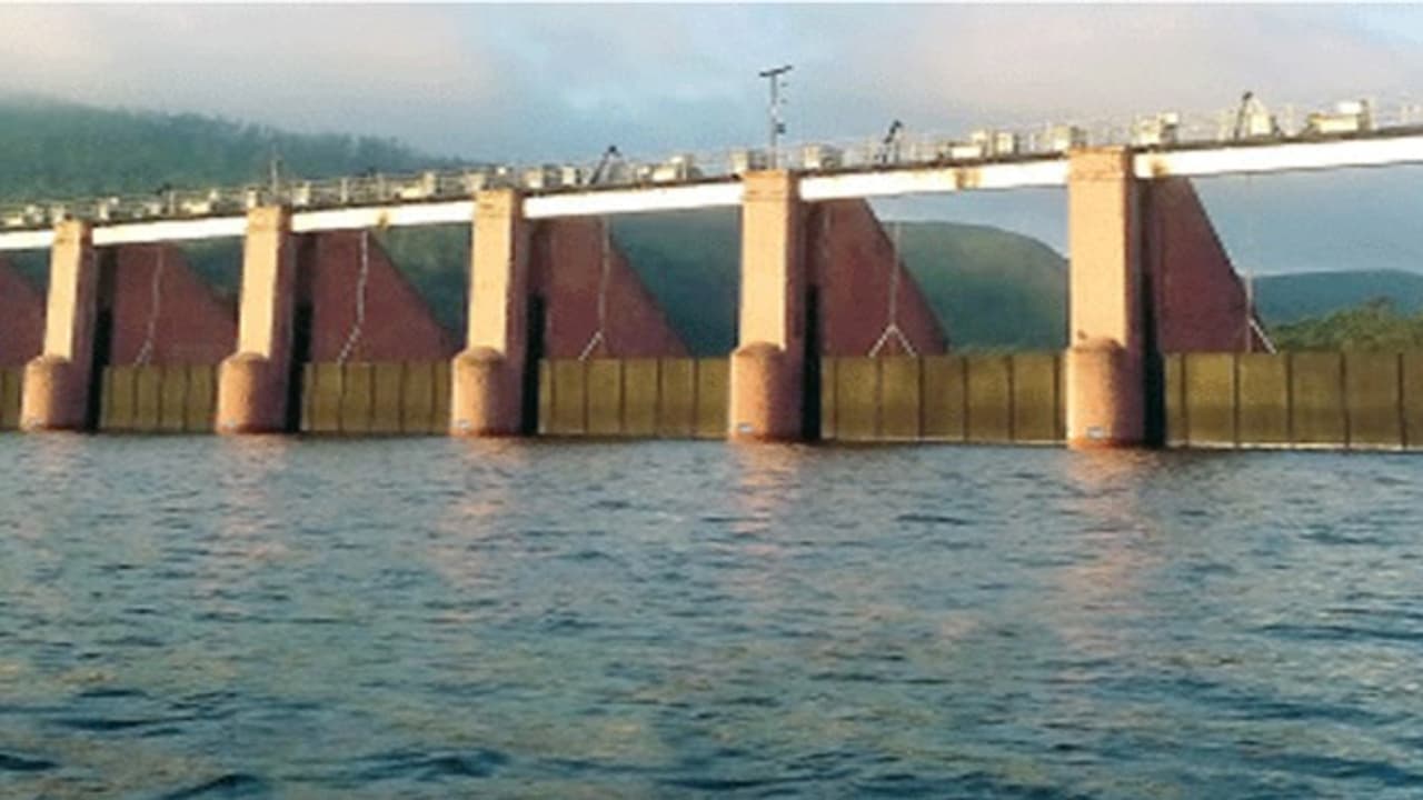 மீண்டும் குறைந்தது முல்லைப்பெரியாறு அணையின் தண்ணீர் திறப்பு; அதிகாரிகள் முன்னெச்சரிக்கை நடவடிக்கை… மீண்டும் குறைந்தது முல்லைப்பெரியாறு அணையின் தண்ணீர் திறப்பு; அதிகாரிகள் முன்னெச்சரிக்கை நடவடிக்கை…