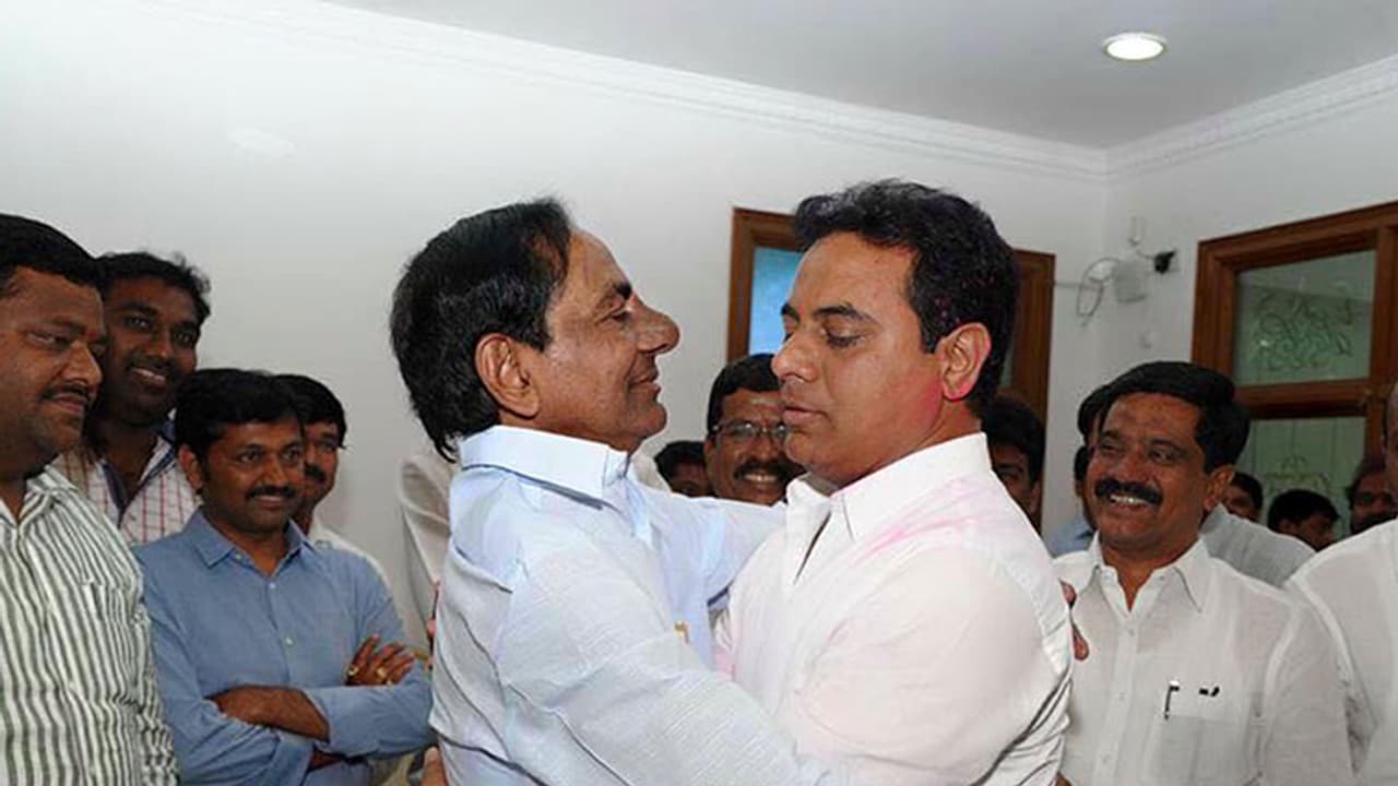 కర్ణాటక ఎన్నికలు: టీఆర్ఎస్ ను కాపీ కొట్టిన బిజెపి కర్ణాటక ఎన్నికలు: టీఆర్ఎస్ ను కాపీ కొట్టిన బిజెపి