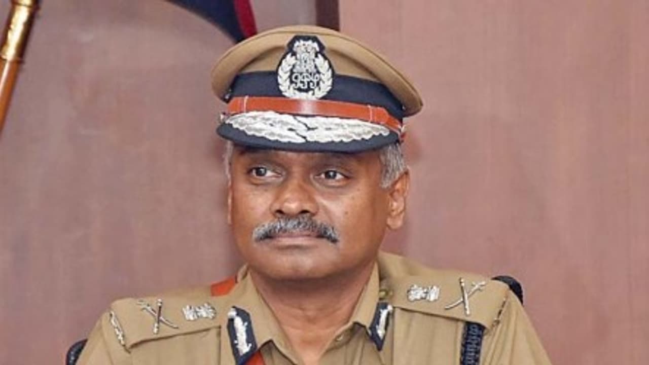 "போலீஸ் ஸ்டேஷனுக்கே பாதுகாப்பு" கமிஷனர் புது உத்தரவு..!! "போலீஸ் ஸ்டேஷனுக்கே பாதுகாப்பு" கமிஷனர் புது உத்தரவு..!!