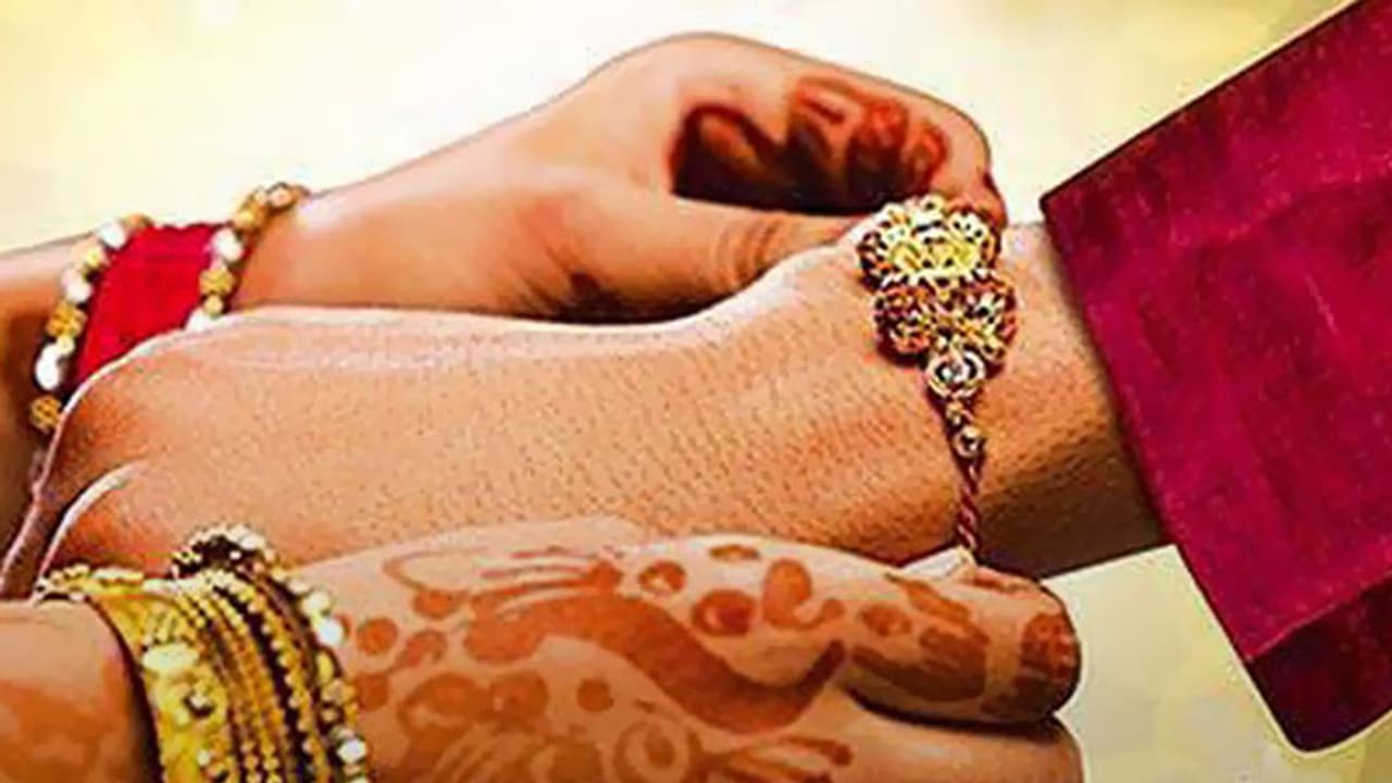 Five fabulous financial gifts this raksha bandhan for your sister Five fabulous financial gifts this raksha bandhan for your sister
