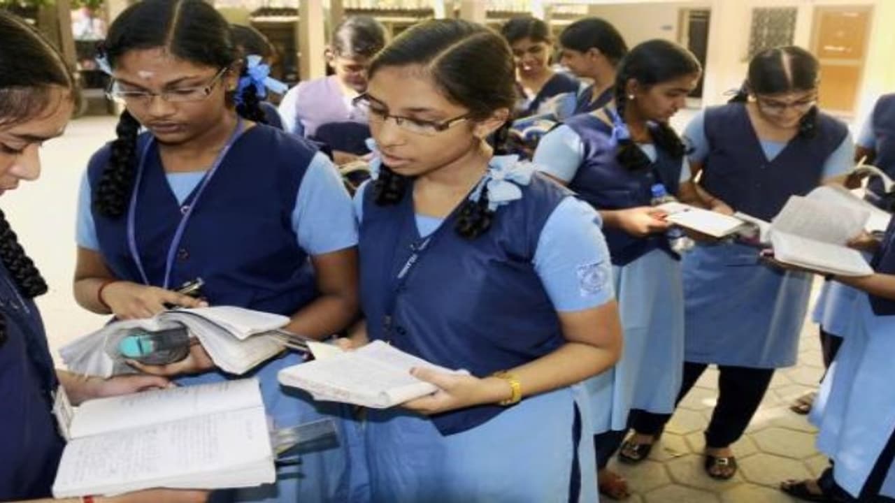 2 ஆம் வகுப்பு பாடத்திட்டத்தில் மாற்றம் இல்லை.... 2 ஆம் வகுப்பு பாடத்திட்டத்தில் மாற்றம் இல்லை....