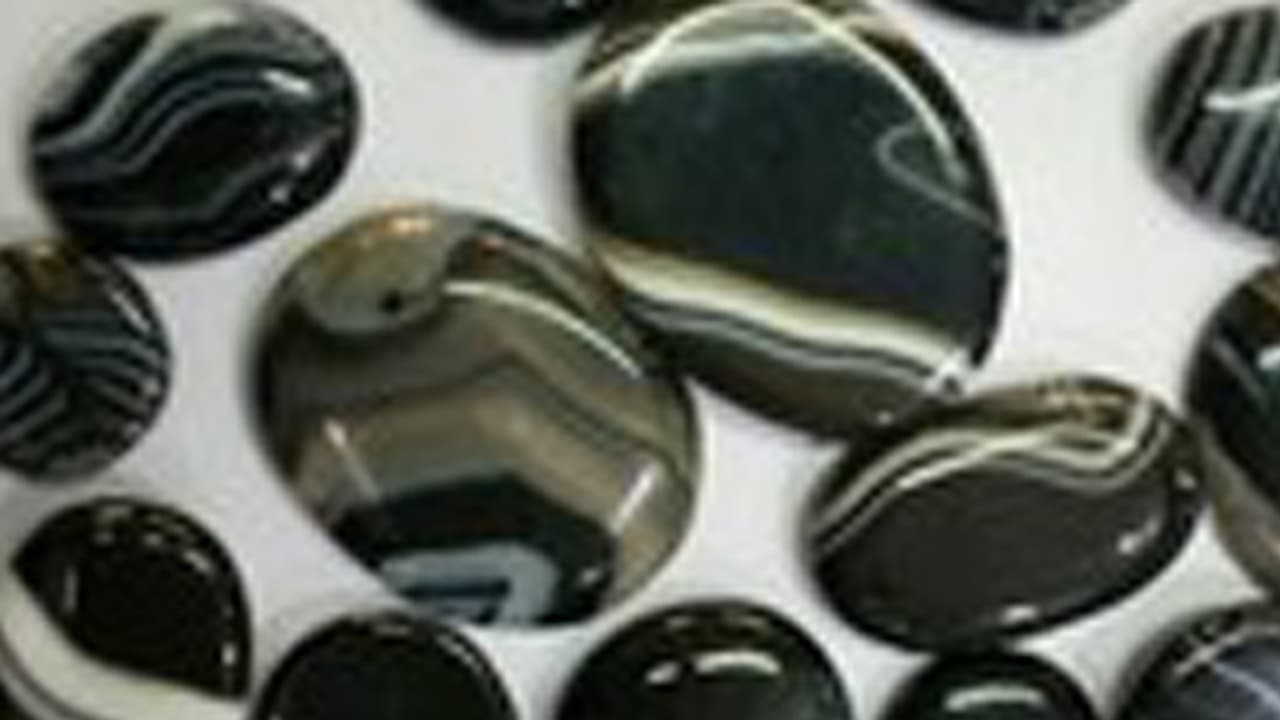 [ವೈರಲ್‌ ಚೆಕ್‌] ಕಪ್ಪು ಕಲ್ಲು ಧರಿಸಿದರೆ ಸಾವು ಬಾರದು.. ?