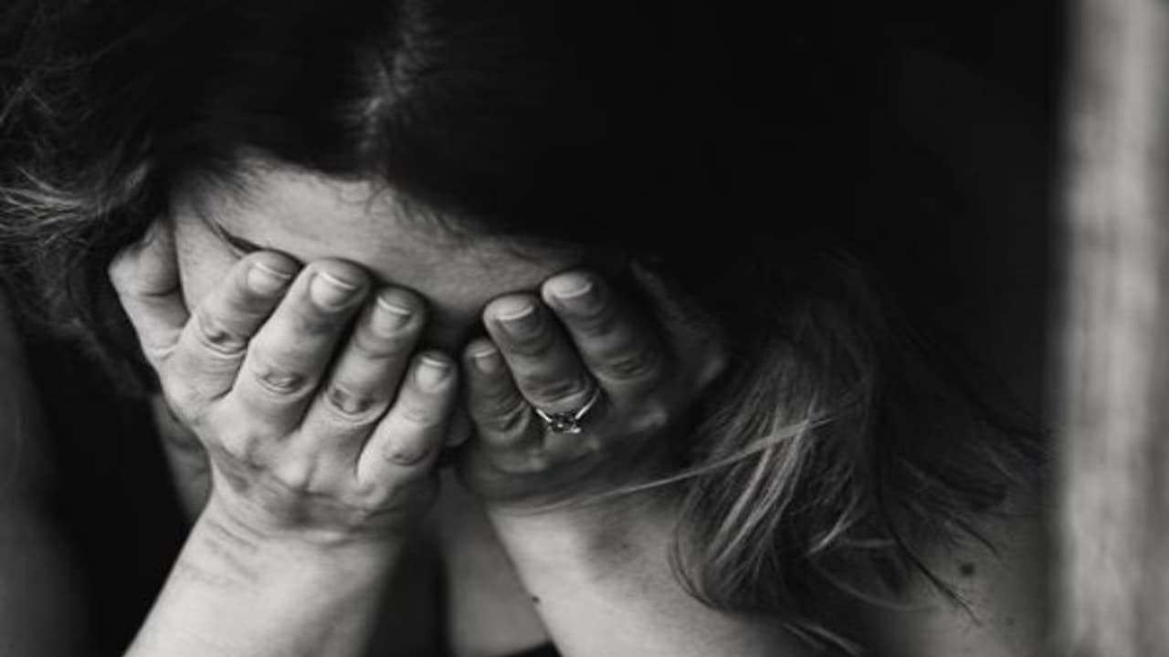 യുവതിയെയും മകളെയും ലൈംഗികമായി പീഡിപ്പിച്ചു, മകനെ തട്ടിക്കൊണ്ടുപോയി; പ്രതി അസിസ്റ്റന്റ് കമ്മീഷ്ണര് യുവതിയെയും മകളെയും ലൈംഗികമായി പീഡിപ്പിച്ചു, മകനെ തട്ടിക്കൊണ്ടുപോയി; പ്രതി അസിസ്റ്റന്റ് കമ്മീഷ്ണര്