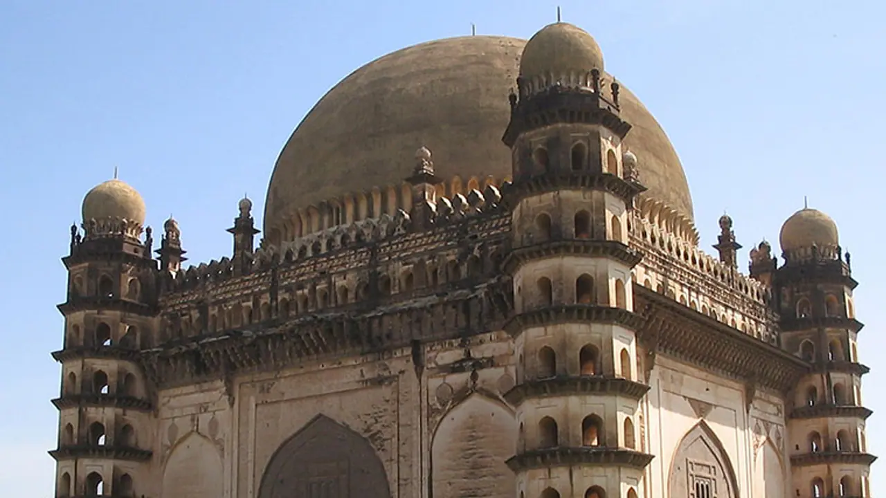 ಗೋಳಗುಮ್ಮಟ ಮೇಲಿಂದ ಜಿಗಿದು ಆತ್ಮಹತ್ಯೆ ಮಾಡಿಕೊಂಡ ಪ್ರಕರಣಕ್ಕೆ ತಿರುವು?