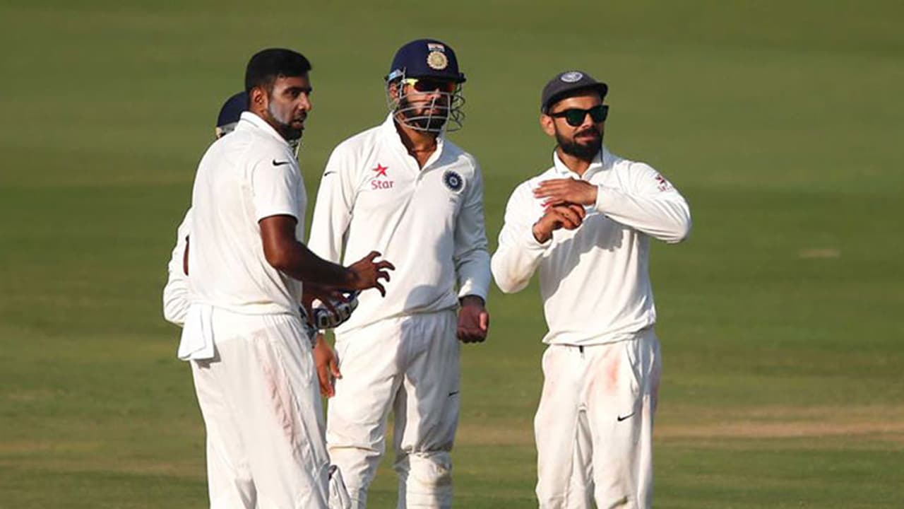 ആരാധകര് മുത്താണ്; തോറ്റിട്ടും ഇന്ത്യന് ടീമിന് പിന്തുണ ആരാധകര് മുത്താണ്; തോറ്റിട്ടും ഇന്ത്യന് ടീമിന് പിന്തുണ