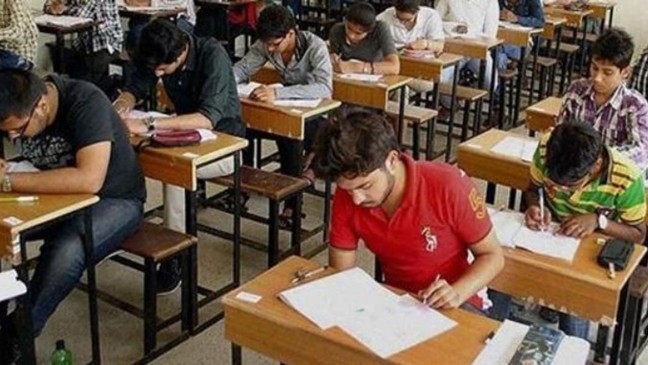 "தமிழகத்தில் நீட் தேர்வு கண்டிப்பாக நடைபெறும்" மத்திய அமைச்சர் திட்டவட்டம் "தமிழகத்தில் நீட் தேர்வு கண்டிப்பாக நடைபெறும்" மத்திய அமைச்சர் திட்டவட்டம்