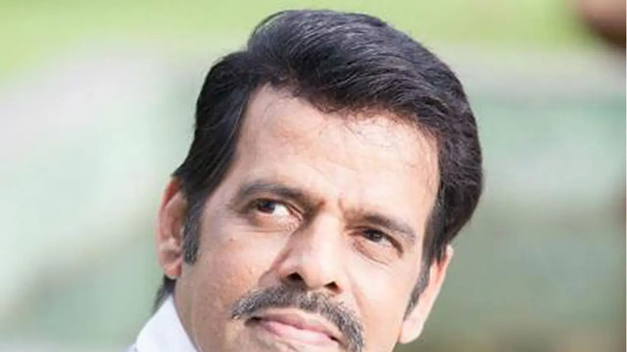 ലിംക ബുക്ക് ഓഫ് റെക്കോര്ഡില് ഇടം നേടി ബാലചന്ദ്രമേനോന് ലിംക ബുക്ക് ഓഫ് റെക്കോര്ഡില് ഇടം നേടി ബാലചന്ദ്രമേനോന്