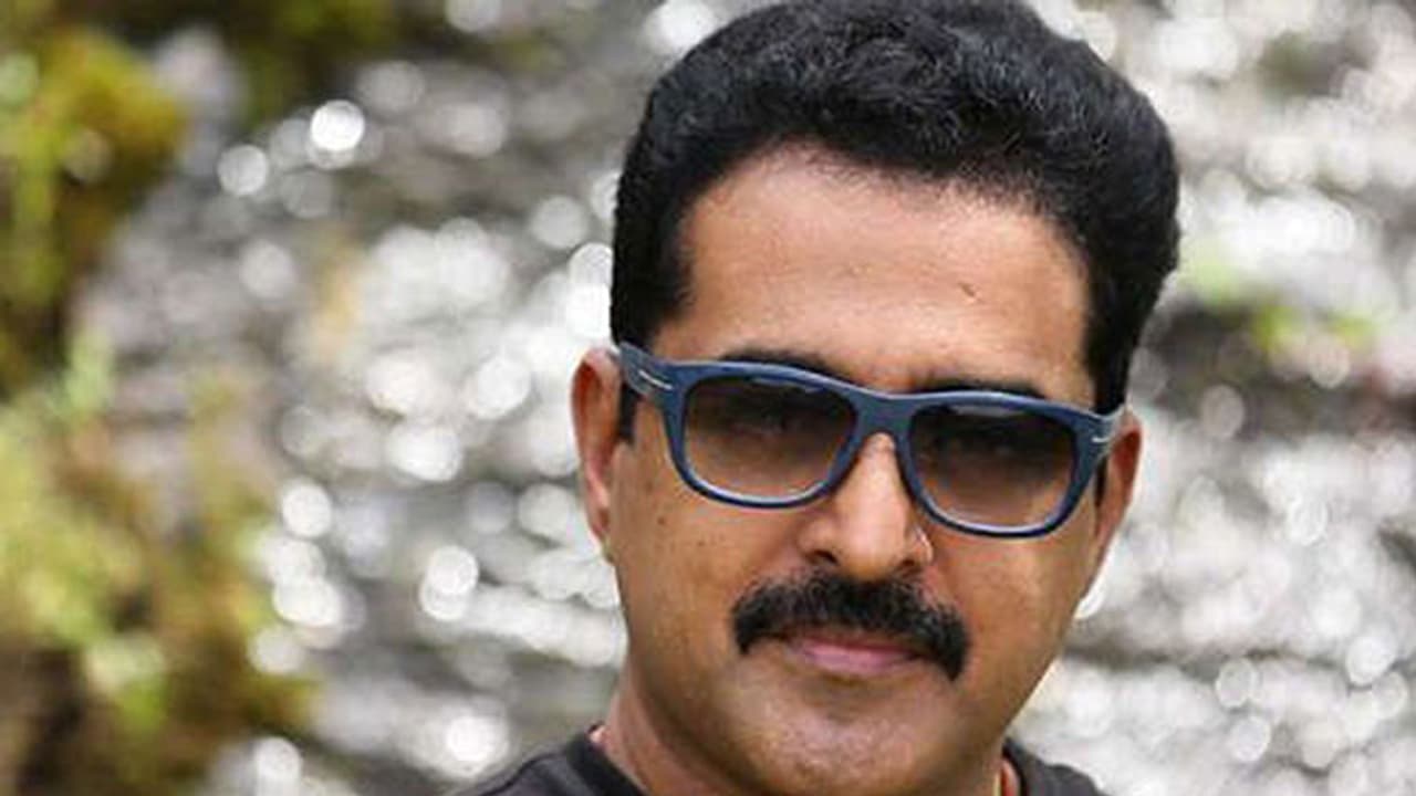 ഇരയ്ക്കൊപ്പമെന്ന പേരില് ആട്ടിന് തോലണിഞ്ഞ പലരും മലയാള സിനിമയെ തന്നെ തകര്ക്കാന് ശ്രമിക്കുന്നു ഇരയ്ക്കൊപ്പമെന്ന പേരില് ആട്ടിന് തോലണിഞ്ഞ പലരും മലയാള സിനിമയെ തന്നെ തകര്ക്കാന് ശ്രമിക്കുന്നു