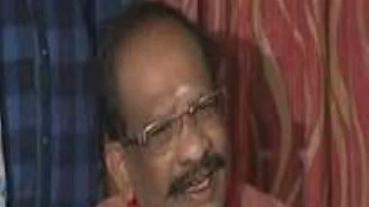 புஸ்வாணம் ஆகிப்போன முத்துக்கருப்பன் ராஜினாமா…. ஏற்க மறுத்த வெங்கய்யா நாயுடு !! புஸ்வாணம் ஆகிப்போன முத்துக்கருப்பன் ராஜினாமா…. ஏற்க மறுத்த வெங்கய்யா நாயுடு !!