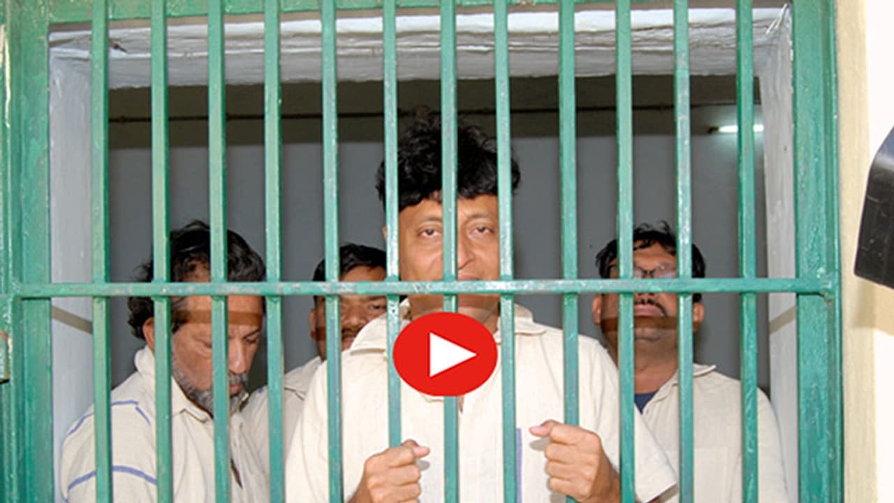 సంగారెడ్డి జైలుపాలైన నగల వ్యాపారి (వీడియో) సంగారెడ్డి జైలుపాలైన నగల వ్యాపారి (వీడియో)