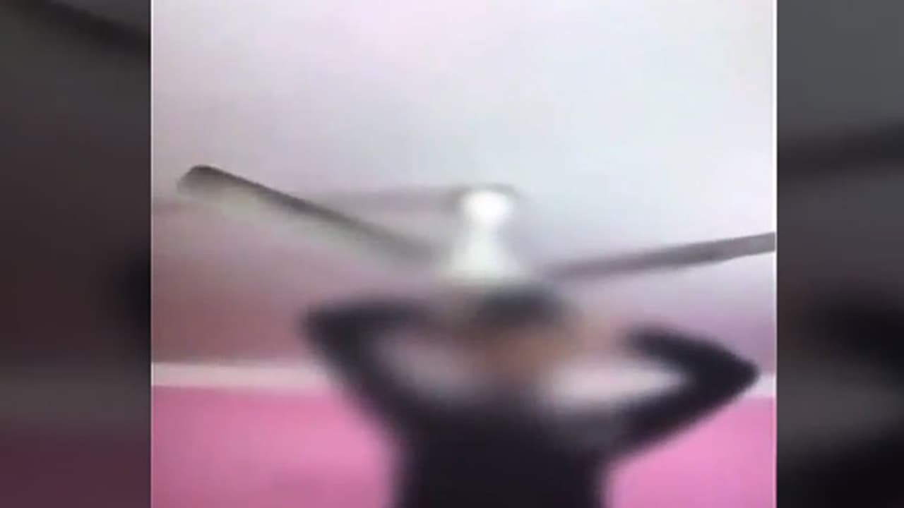 ప్రేయసితో వీడియో కాల్ మాట్లాడుతూ ప్రియుడి ఆత్మహత్య ప్రేయసితో వీడియో కాల్ మాట్లాడుతూ ప్రియుడి ఆత్మహత్య