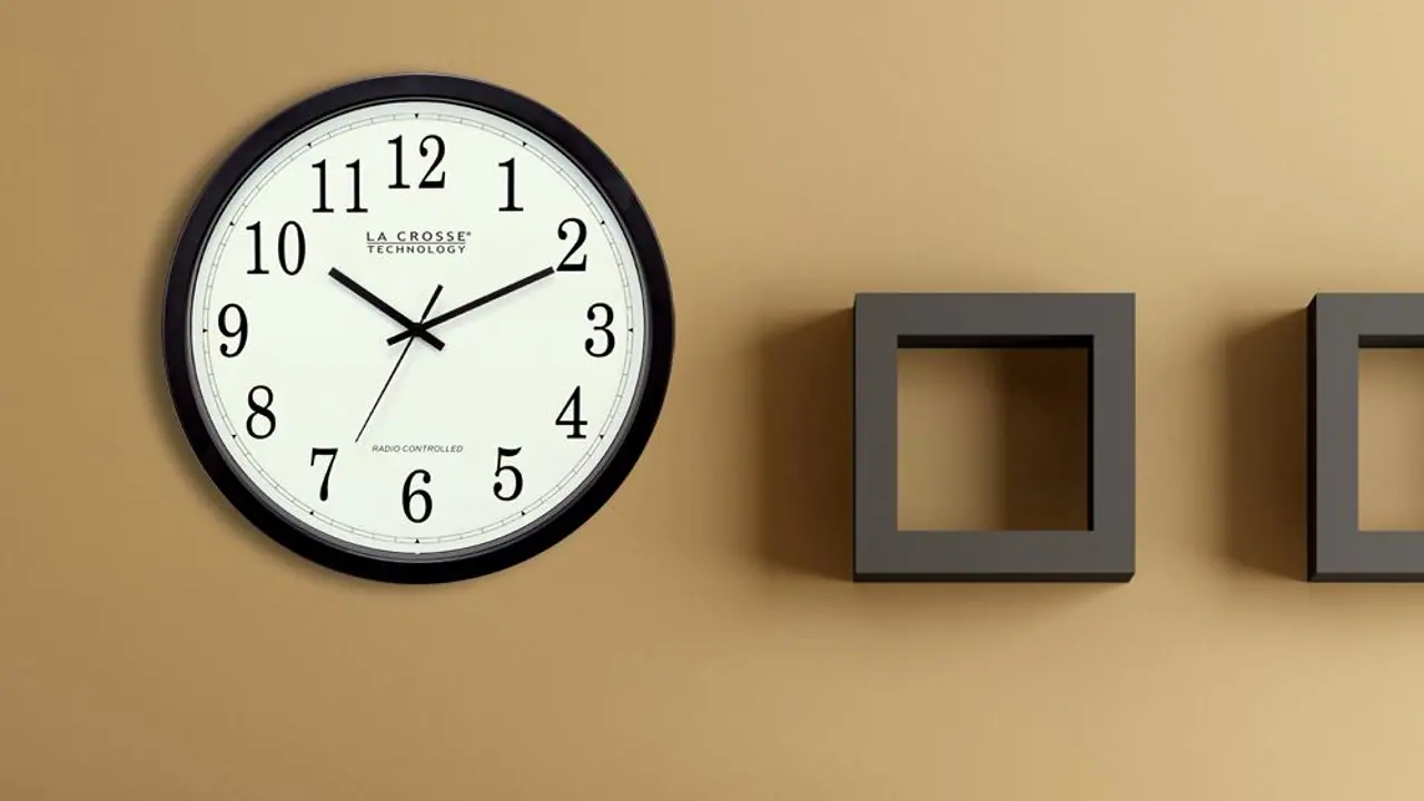 ಗೋಡೆ ಅಂದ ಹೆಚ್ಚಿಸುವ ಗಡಿಯಾರಕ್ಕೂ ಇದೆ ವಾಸ್ತು ನಂಟು! ಗೋಡೆ ಅಂದ ಹೆಚ್ಚಿಸುವ ಗಡಿಯಾರಕ್ಕೂ ಇದೆ ವಾಸ್ತು ನಂಟು!