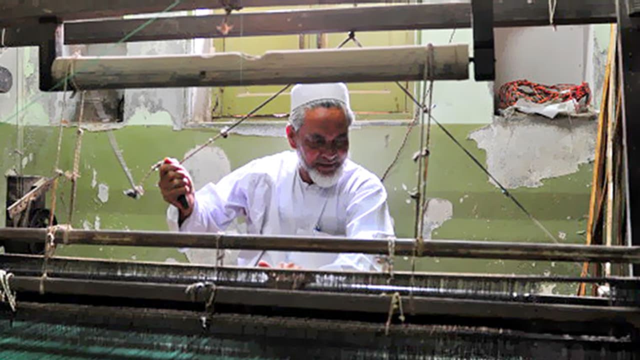 Despite disappointments, Muslim weavers in PM's constituency hope for progress