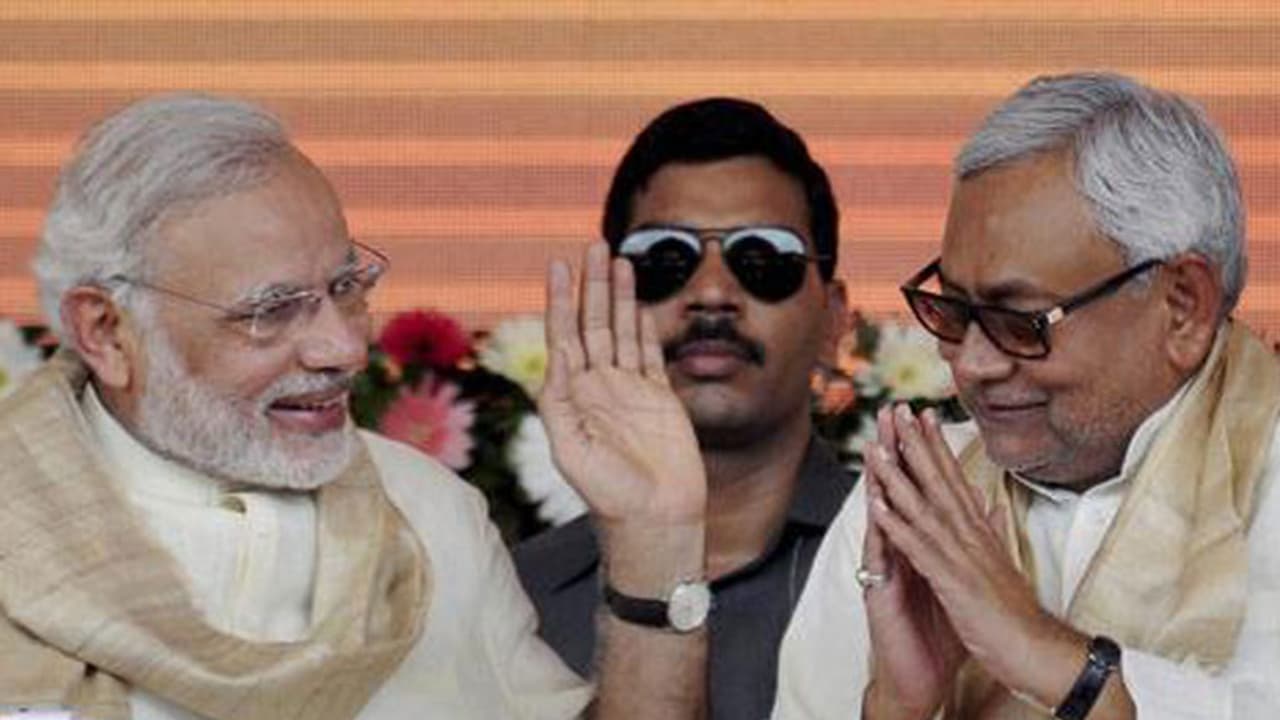 ಬಿಹಾರದಲ್ಲಿ ಛಿದ್ರವಾಯ್ತು ನಿತೀಶ್ ಲಾಲೂ ದೋಸ್ತಿ!: ಕಾಂಗ್ರೆಸ್ ಮುಕ್ತ ಭಾರತಕ್ಕೆ ಮೋದಿಯ ನ್ಯೂ ಗೇಮ್ ಪ್ಲಾನ್