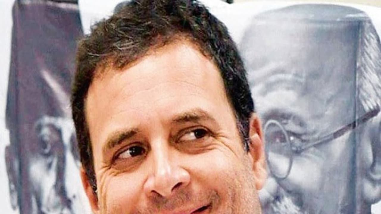 கருத்துக் கணிப்புகளை பொய்யாக்கிய குஜராத்... தலைவராகப் பொறுப்பேற்ற ராகுலுக்கு ‘லக்’! கருத்துக் கணிப்புகளை பொய்யாக்கிய குஜராத்... தலைவராகப் பொறுப்பேற்ற ராகுலுக்கு ‘லக்’!