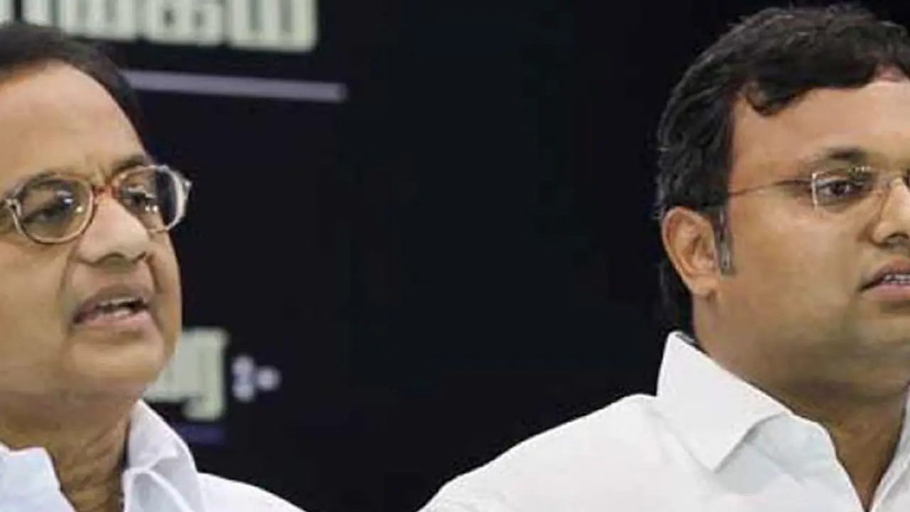 CBI raids P Chidambaram's house and 17 other locations, FIR against Karti CBI raids P Chidambaram's house and 17 other locations, FIR against Karti