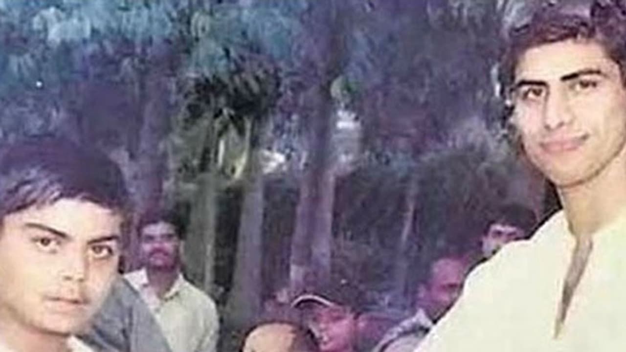 കുട്ടികോലിയോടൊപ്പമുള്ള ആ പഴയ ചിത്രം വൈറലായതിന് പിന്നില് നെഹ്റ പറയുന്നു കുട്ടികോലിയോടൊപ്പമുള്ള ആ പഴയ ചിത്രം വൈറലായതിന് പിന്നില് നെഹ്റ പറയുന്നു