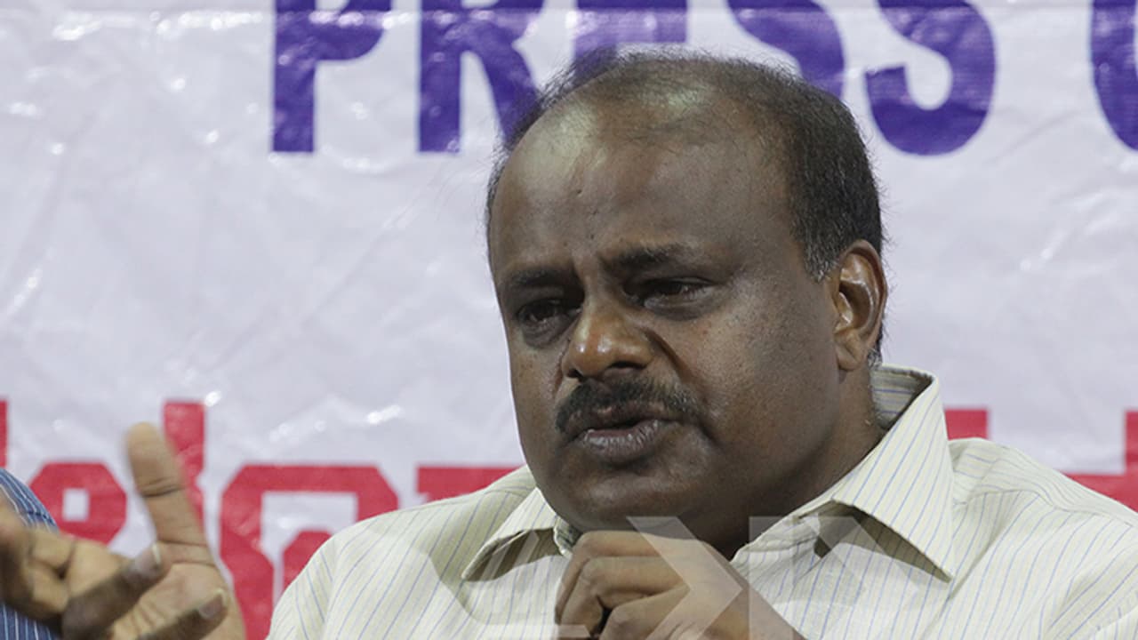 ಸಿಎಂಗೆ ತಾಕತ್ ಇದ್ದರೆ ನನ್ನೊಂದಿಗೆ ಓಪನ್ ಡಿಬೇಟ್ಸ್'ಗೆ ಬರಲಿ ಸಿಎಂಗೆ ತಾಕತ್ ಇದ್ದರೆ ನನ್ನೊಂದಿಗೆ ಓಪನ್ ಡಿಬೇಟ್ಸ್'ಗೆ ಬರಲಿ