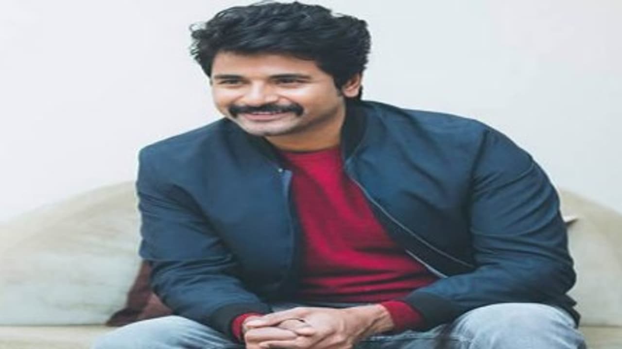 “இளம் சூப்பர் ஸ்டார்" பட்டம் பெற்றார் சிவகார்த்திகேயன்... “இளம் சூப்பர் ஸ்டார்" பட்டம் பெற்றார் சிவகார்த்திகேயன்...