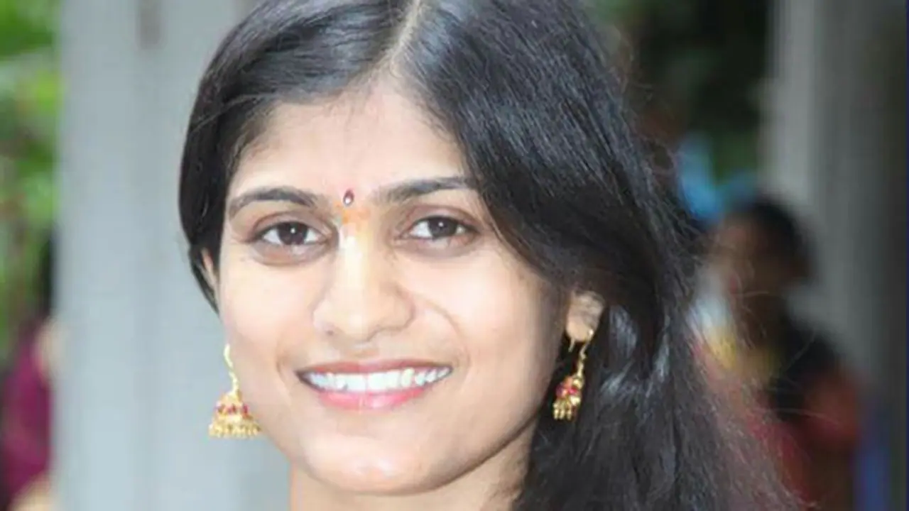 With father and husband by her side, Salem's new collector becomes first woman to hold post after 170 men With father and husband by her side, Salem's new collector becomes first woman to hold post after 170 men