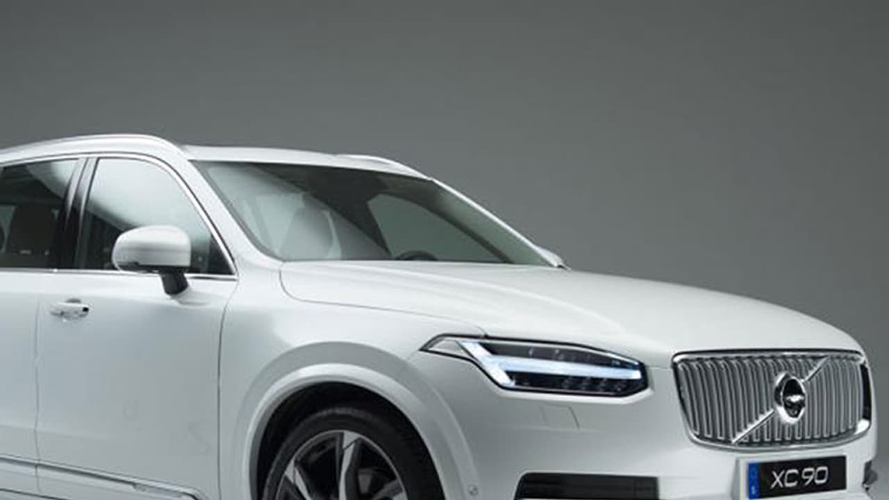 1.65 കോടിയുടെ വോള്‍വോ കാര്‍ ഇറക്കുമതി ചെയ്ത എം.എല്‍.എയ്ക്ക് കിട്ടിയത് എട്ടിന്റെ പണി