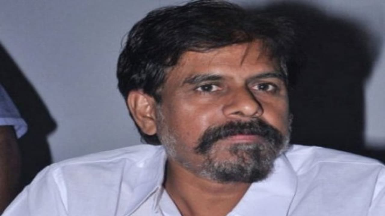 கொரோனாவால் செத்தால் கூட பரவாயில்லை... பெப்சி தலைவர் ஆர்.கே.செல்வமணியை உலுக்கியெடுத்த அபாய குரல்...! கொரோனாவால் செத்தால் கூட பரவாயில்லை... பெப்சி தலைவர் ஆர்.கே.செல்வமணியை உலுக்கியெடுத்த அபாய குரல்...!