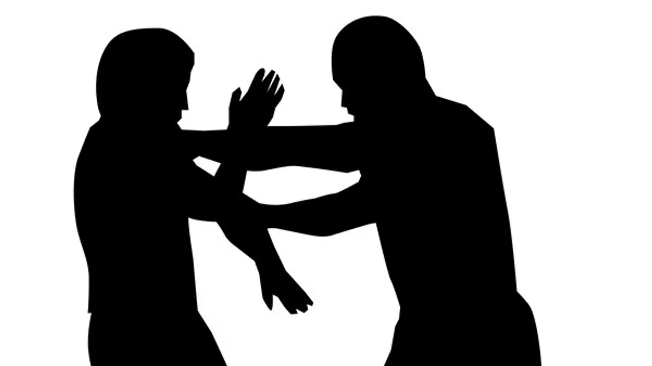 ಆತ್ಮರಕ್ಷಣೆಗಾಗಿ ವ್ಯಕ್ತಿಯ ಕಲ್ಲಿನಿಂದ ಹೊಡೆದು ಸಾಯಿಸಿದ ಮಹಿಳೆಗೆ ಬಿಡುಗಡೆ ಭಾಗ್ಯ ಆತ್ಮರಕ್ಷಣೆಗಾಗಿ ವ್ಯಕ್ತಿಯ ಕಲ್ಲಿನಿಂದ ಹೊಡೆದು ಸಾಯಿಸಿದ ಮಹಿಳೆಗೆ ಬಿಡುಗಡೆ ಭಾಗ್ಯ