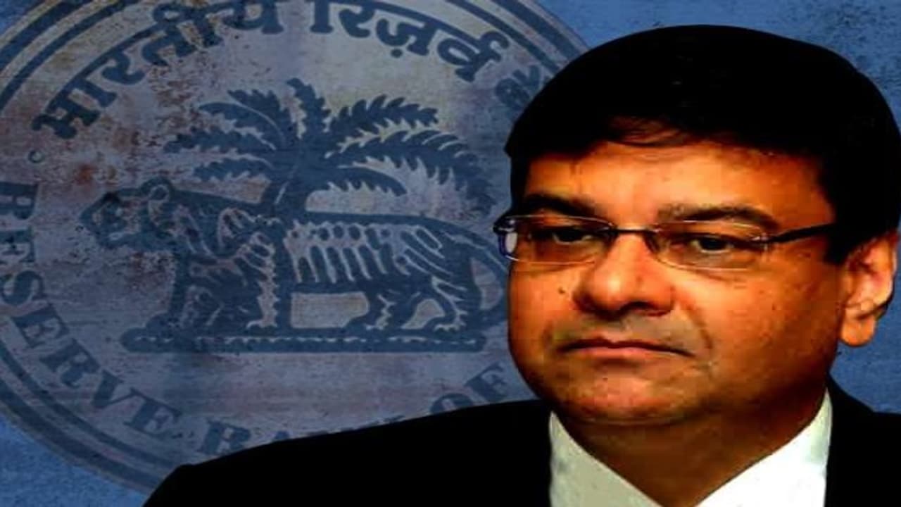 சிக்குகிறார் உர்ஜித் படேல் ? கவனர்னராகும் முன்பே ரூ.2000 நோட்டில் கையெழுத்து சிக்குகிறார் உர்ஜித் படேல் ? கவனர்னராகும் முன்பே ரூ.2000 நோட்டில் கையெழுத்து