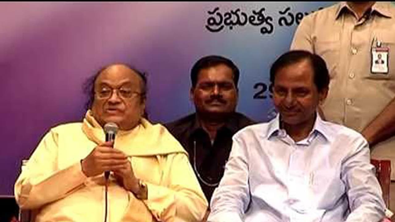 సినారే అంతిమయాత్రలో పాల్గొననున్న సీఎం కేసీఆర్ సినారే అంతిమయాత్రలో పాల్గొననున్న సీఎం కేసీఆర్