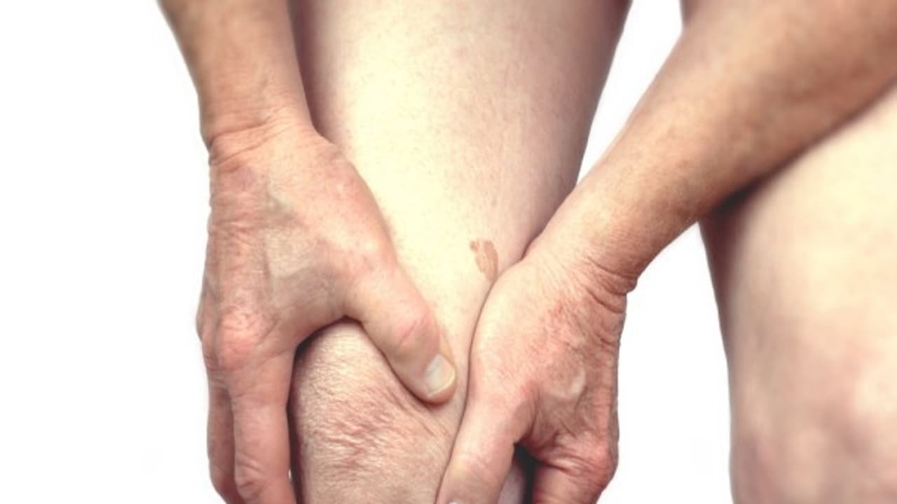 சொன்னா கேட்க மாட்டீங்க...! பிறகு...கால் வலி மூட்டு வலின்னு சொல்லுவிங்க...! சொன்னா கேட்க மாட்டீங்க...! பிறகு...கால் வலி மூட்டு வலின்னு சொல்லுவிங்க...!