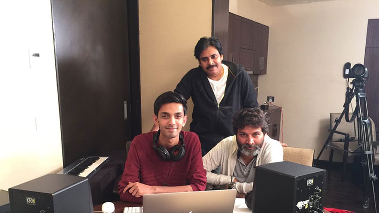 కెవియట్ తెచ్చుకున్న అజ్ఞాతవాసి నిర్మాత.. ముందు జాగ్రత్త కెవియట్ తెచ్చుకున్న అజ్ఞాతవాసి నిర్మాత.. ముందు జాగ్రత్త