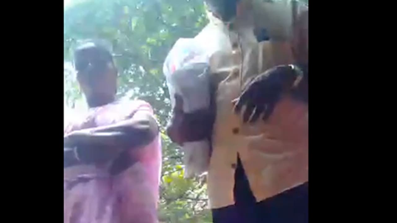 നിങ്ങള്ക്ക് 'അങ്ങനെ' ചെയ്യാനുള്ള ഇടമല്ലിത്; സരോവരം പാര്ക്കിലെ സദാചാര പൊലീസിങ് നിങ്ങള്ക്ക് 'അങ്ങനെ' ചെയ്യാനുള്ള ഇടമല്ലിത്; സരോവരം പാര്ക്കിലെ സദാചാര പൊലീസിങ്