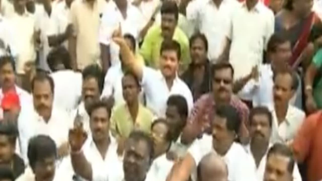 தமிழகம் முழுவதும் திமுக மறியல் போராட்டம்!! தமிழகம் முழுவதும் திமுக மறியல் போராட்டம்!!