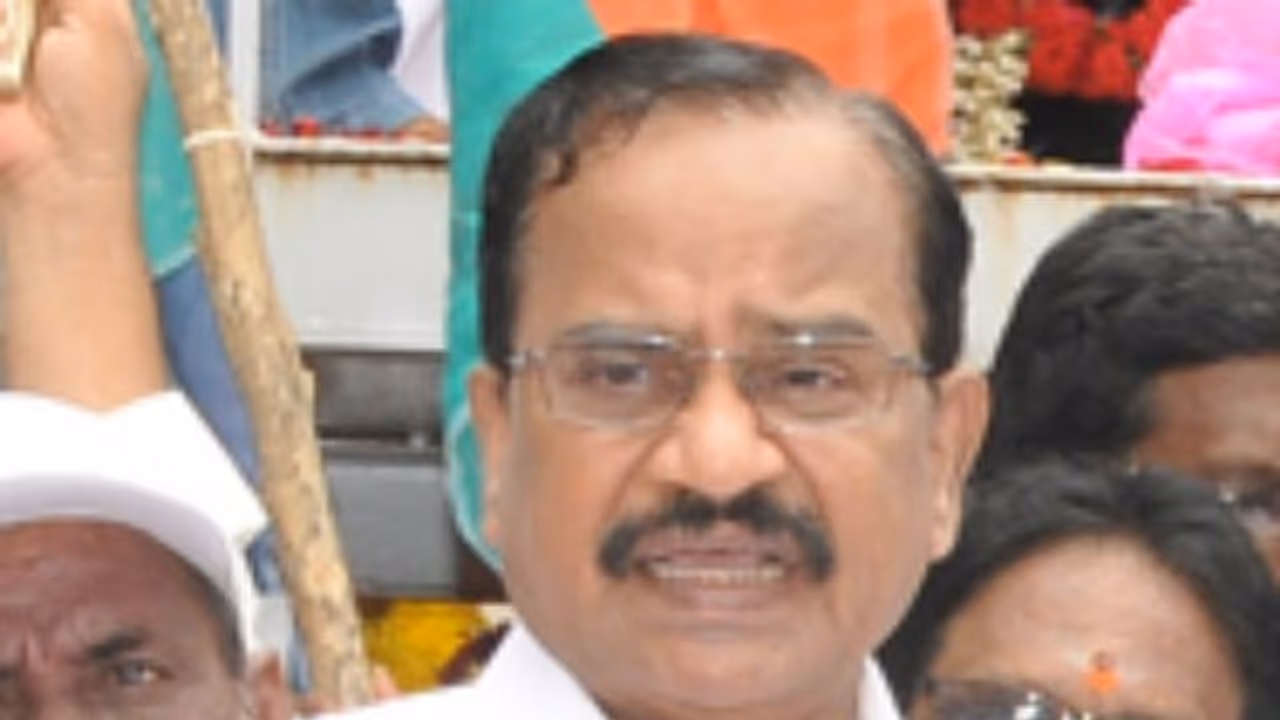 ஊழலை சகித்துக்கொள்ளாத மோடி அதிமுக ஆட்சியை எப்படி சகித்துக்கொள்கிறார்..? தமிழகத்தில் ஜனாதிபதி ஆட்சி தேவை... தமிழருவி மணியன் பொளேர்! ஊழலை சகித்துக்கொள்ளாத மோடி அதிமுக ஆட்சியை எப்படி சகித்துக்கொள்கிறார்..? தமிழகத்தில் ஜனாதிபதி ஆட்சி தேவை... தமிழருவி மணியன் பொளேர்!