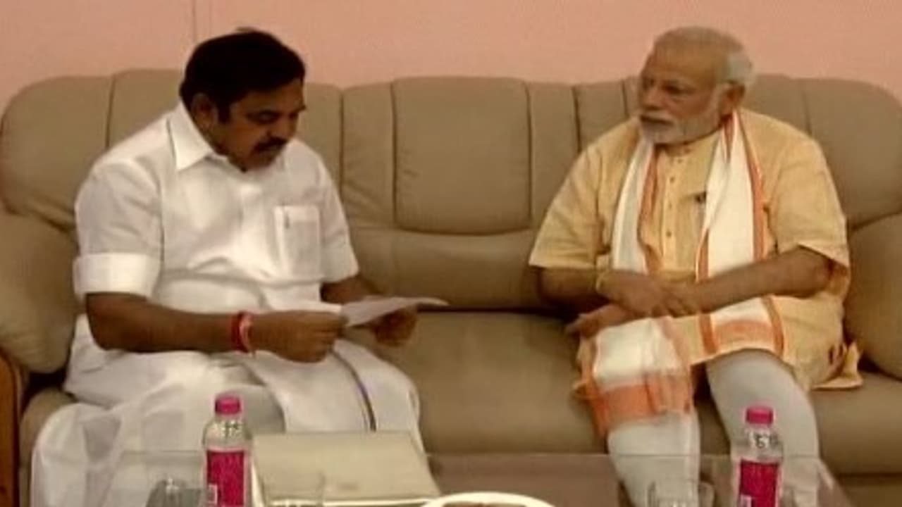 முதலமைச்சர் நாளை டெல்லி பயணம் வறட்சி நிவாரணம் குறித்து பிரதமரை சந்திக்க முடிவு...!!! முதலமைச்சர் நாளை டெல்லி பயணம் வறட்சி நிவாரணம் குறித்து பிரதமரை சந்திக்க முடிவு...!!!