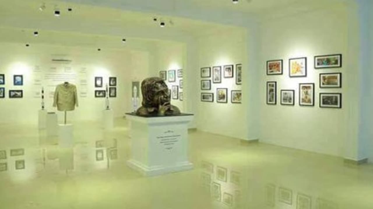 அப்துல்கலாம் நினைவு மணிமண்டபத்தை திறத்து வைத்தார் பிரதமர் மோடி...!!! அப்துல்கலாம் நினைவு மணிமண்டபத்தை திறத்து வைத்தார் பிரதமர் மோடி...!!!